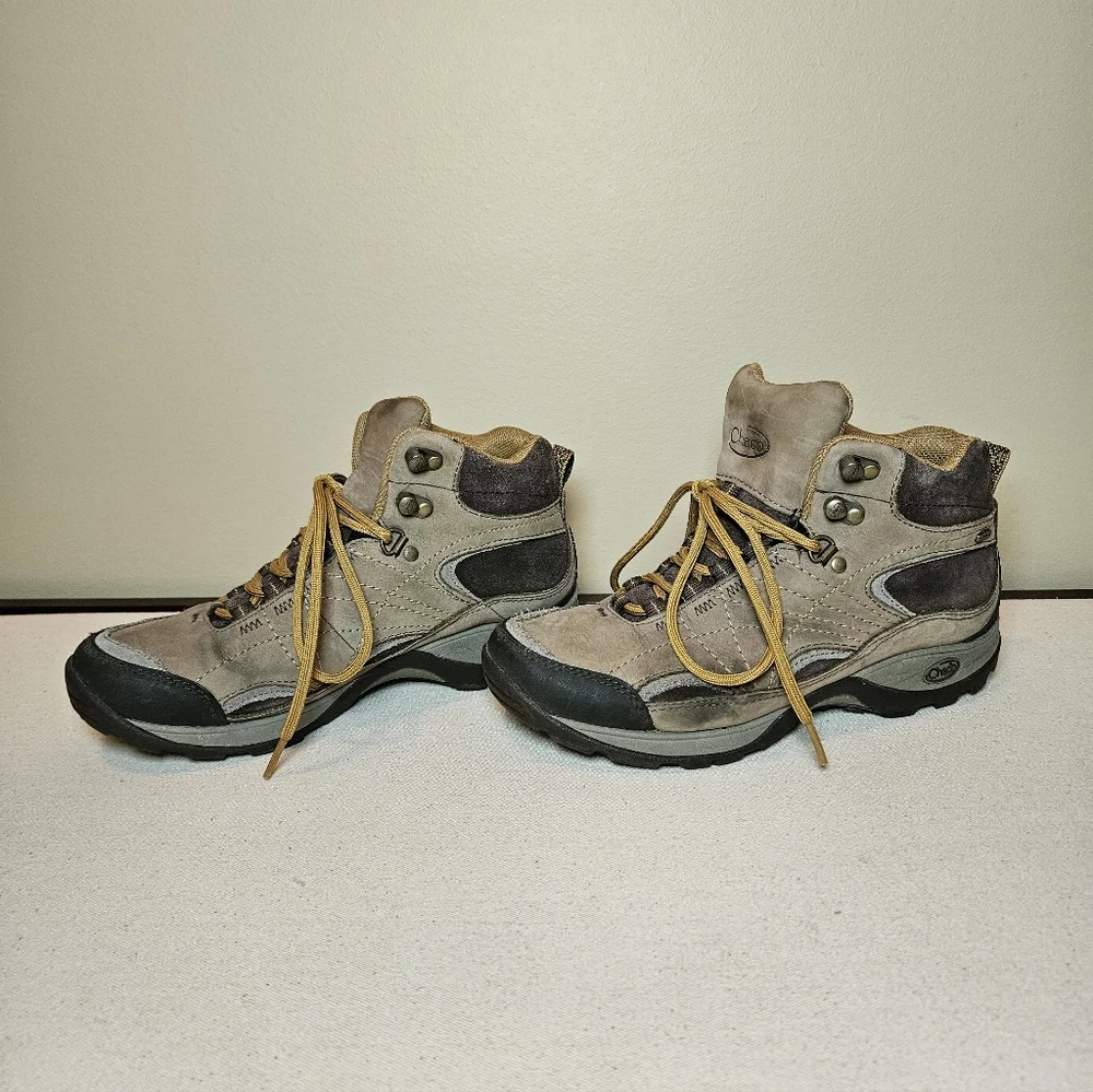 Chaco Waterproof Hiking Boots Women's Size 7 - Picture 4 of 11